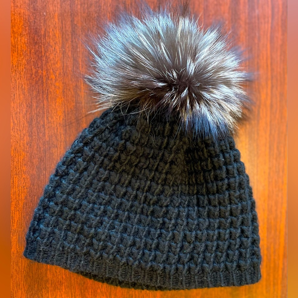 Kyi Kyi Black Knit Beanie w/ Real Fox Fur Pom
